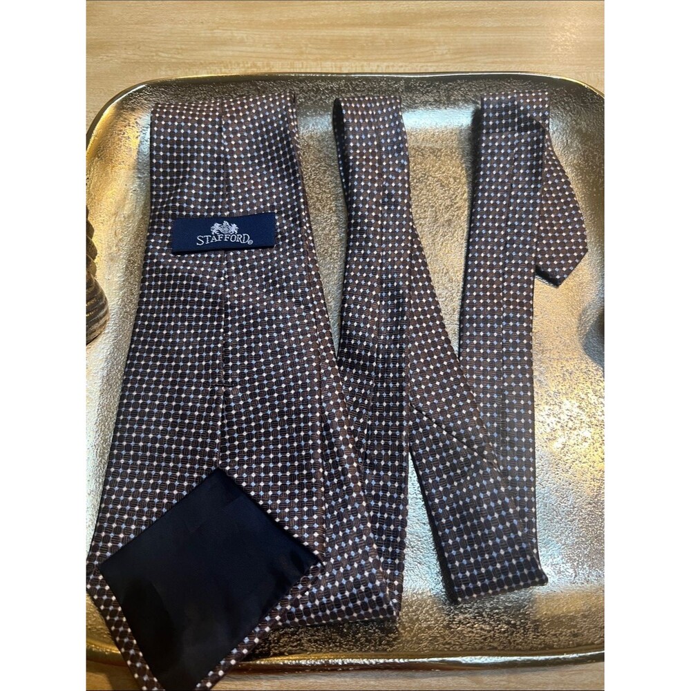 #2188**Stafford Brown Polka Dot Tie Set